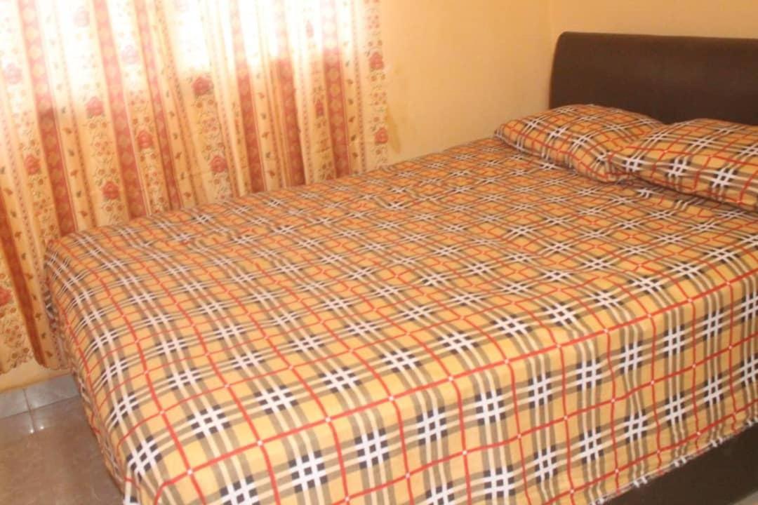 Debora Guest House Фрітаун Екстер'єр фото