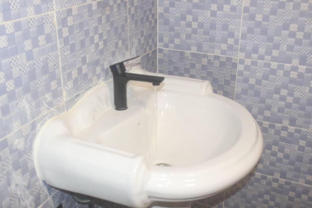 Debora Guest House Фрітаун Екстер'єр фото